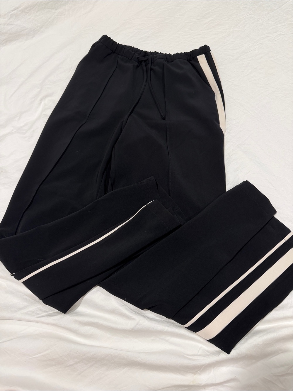 Athleta Black Elastic Waist Pants with Subtle Logo Tag